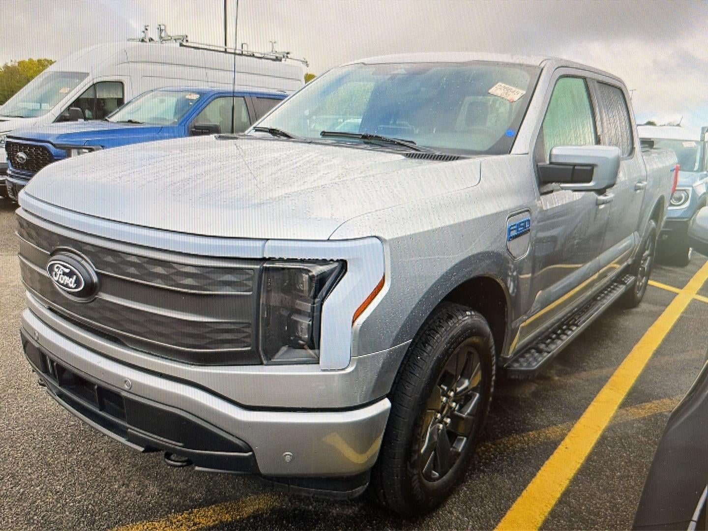 2025 Ford F-150 Lightning LARIAT