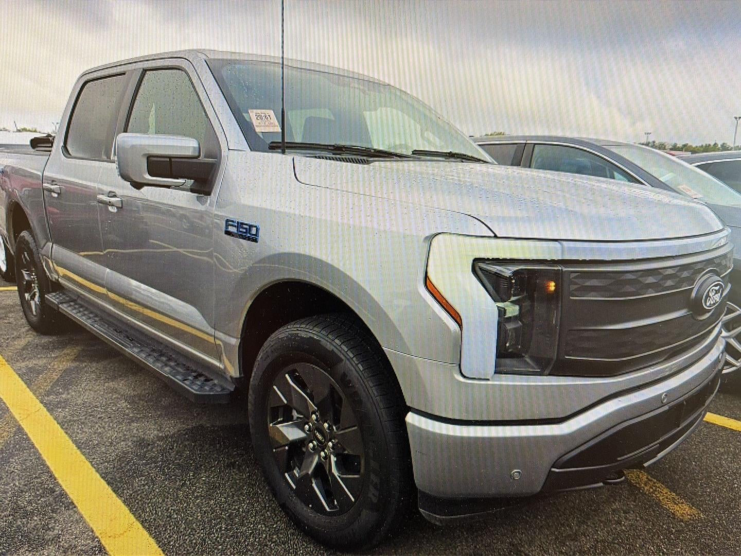 2025 Ford F-150 Lightning LARIAT