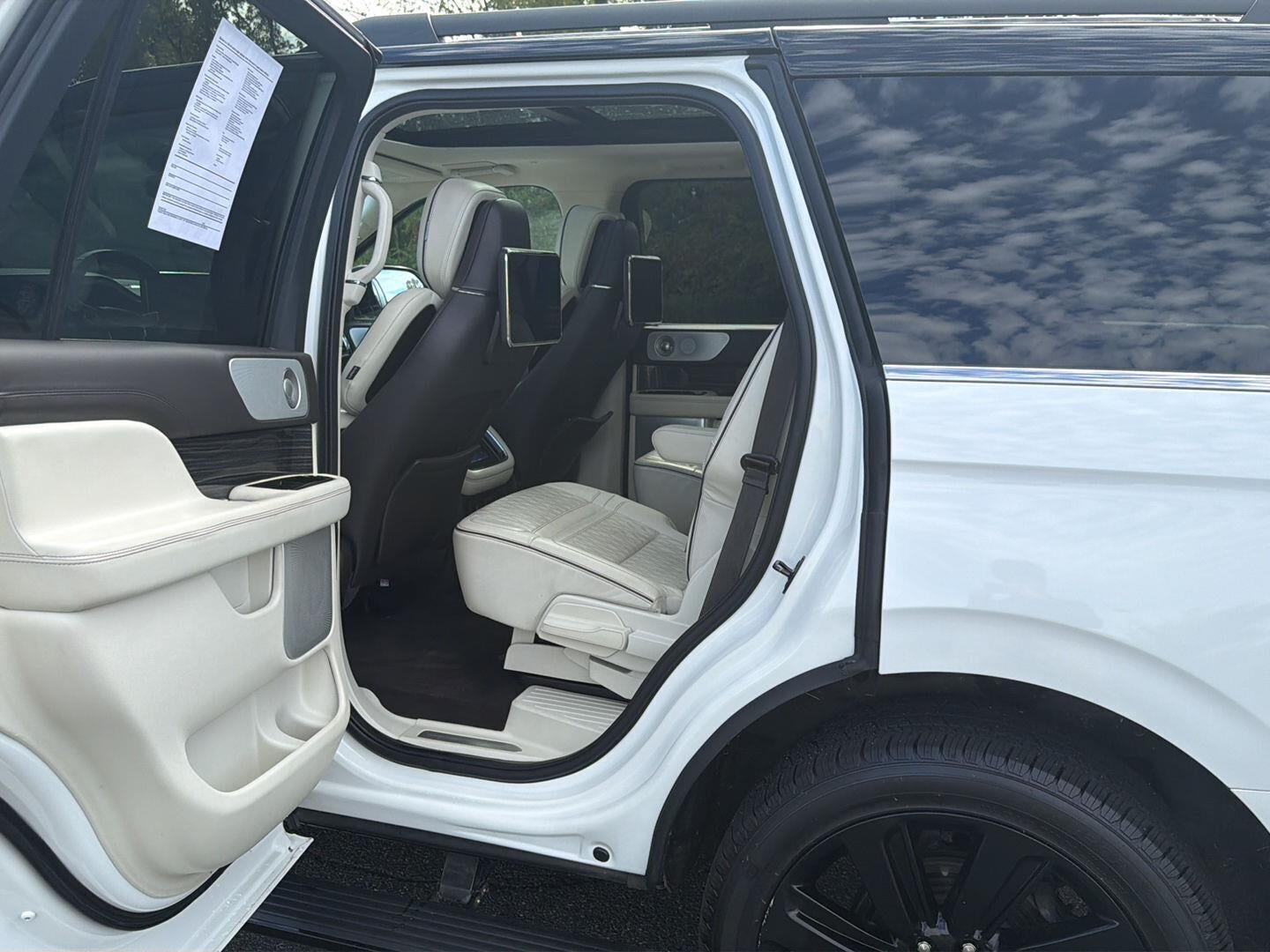 2023 Lincoln Navigator Black Label