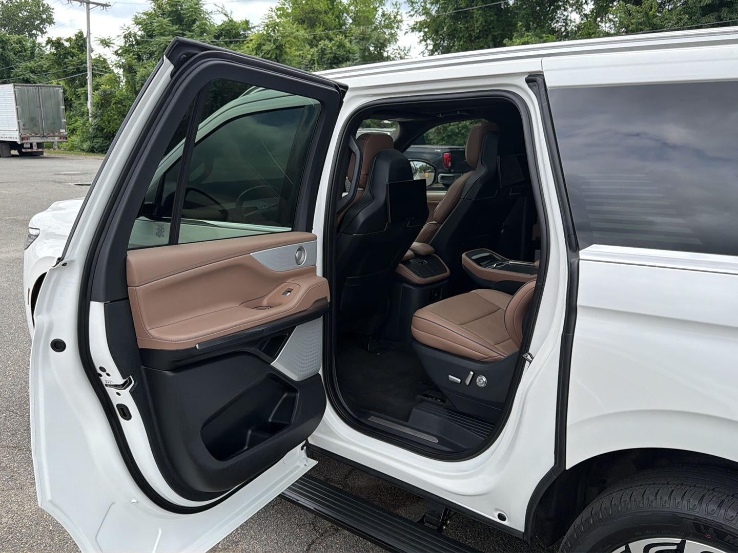 2025 Lincoln Navigator L Black Label