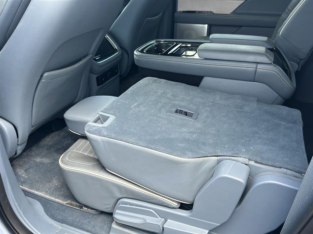 2022 Lincoln Navigator L Black Label