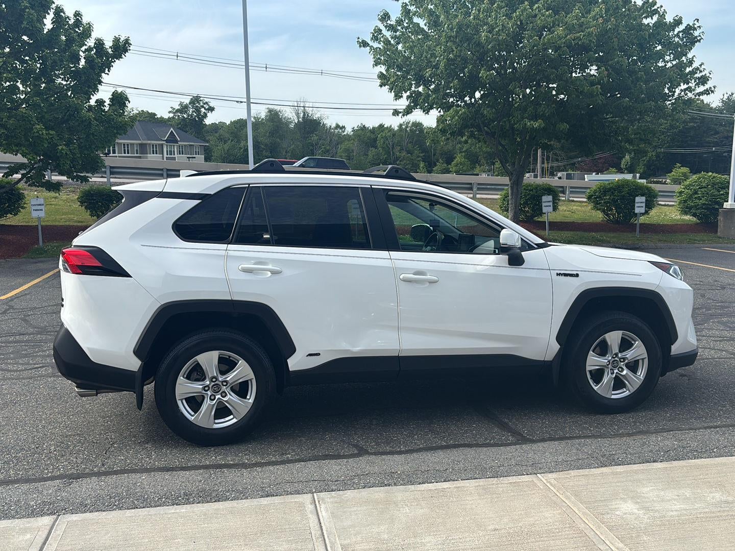 2020 Toyota RAV4 Hybrid XLE