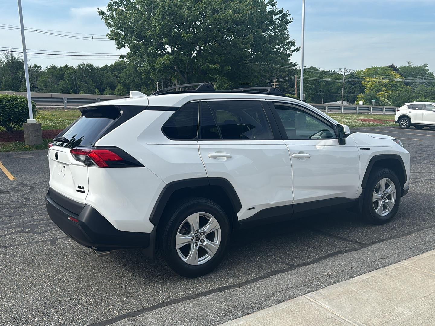 2020 Toyota RAV4 Hybrid XLE