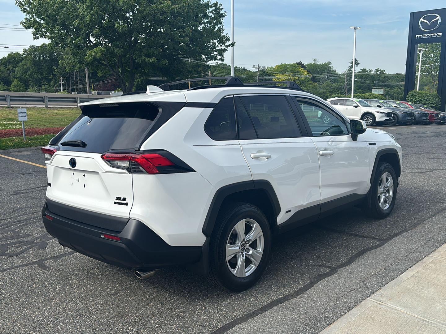 2020 Toyota RAV4 Hybrid XLE