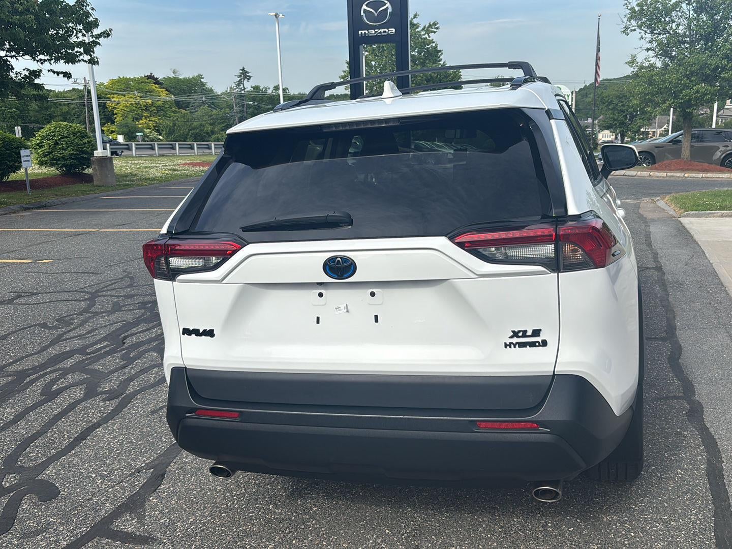 2020 Toyota RAV4 Hybrid XLE