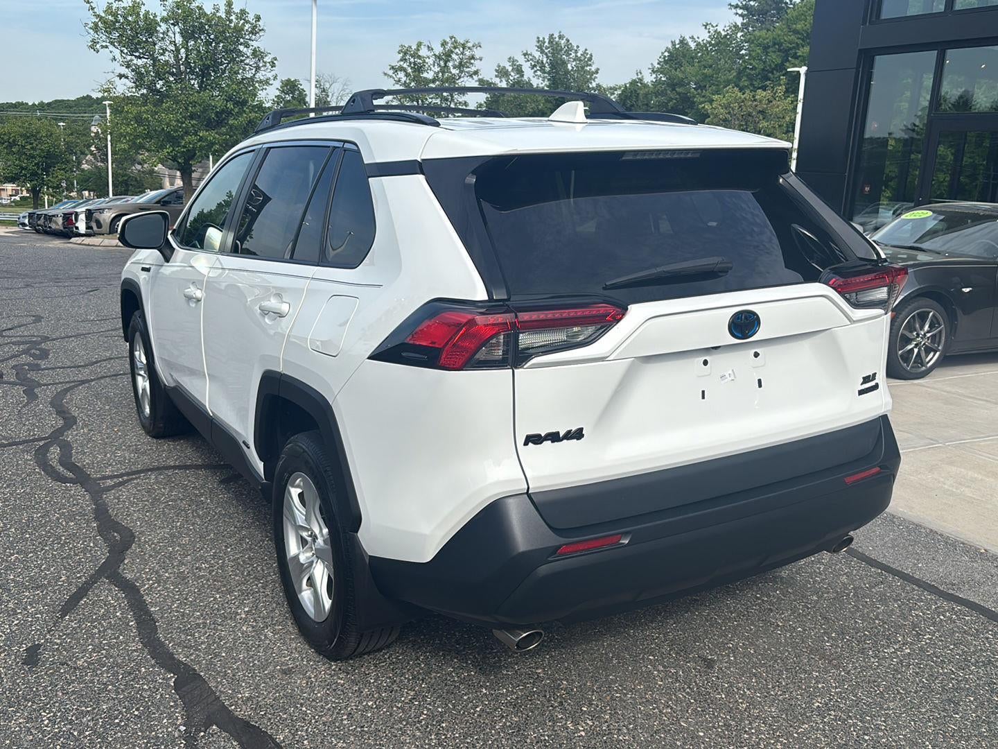 2020 Toyota RAV4 Hybrid XLE