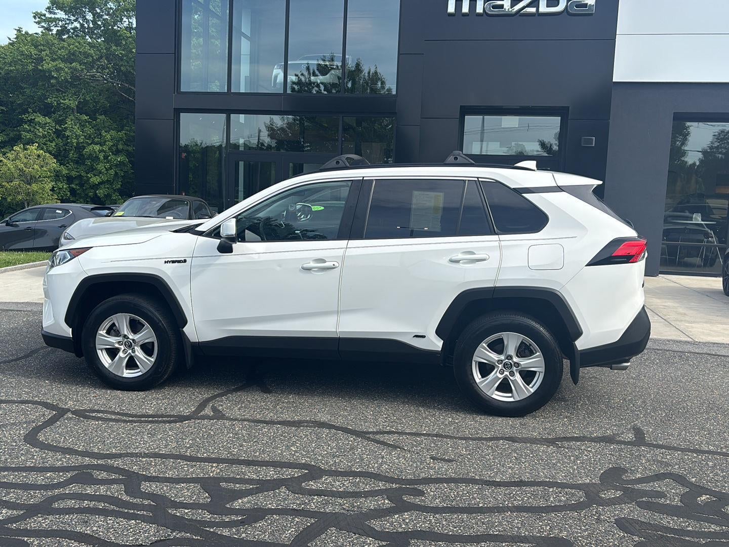 2020 Toyota RAV4 Hybrid XLE