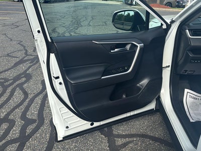 2020 Toyota RAV4 Hybrid XLE