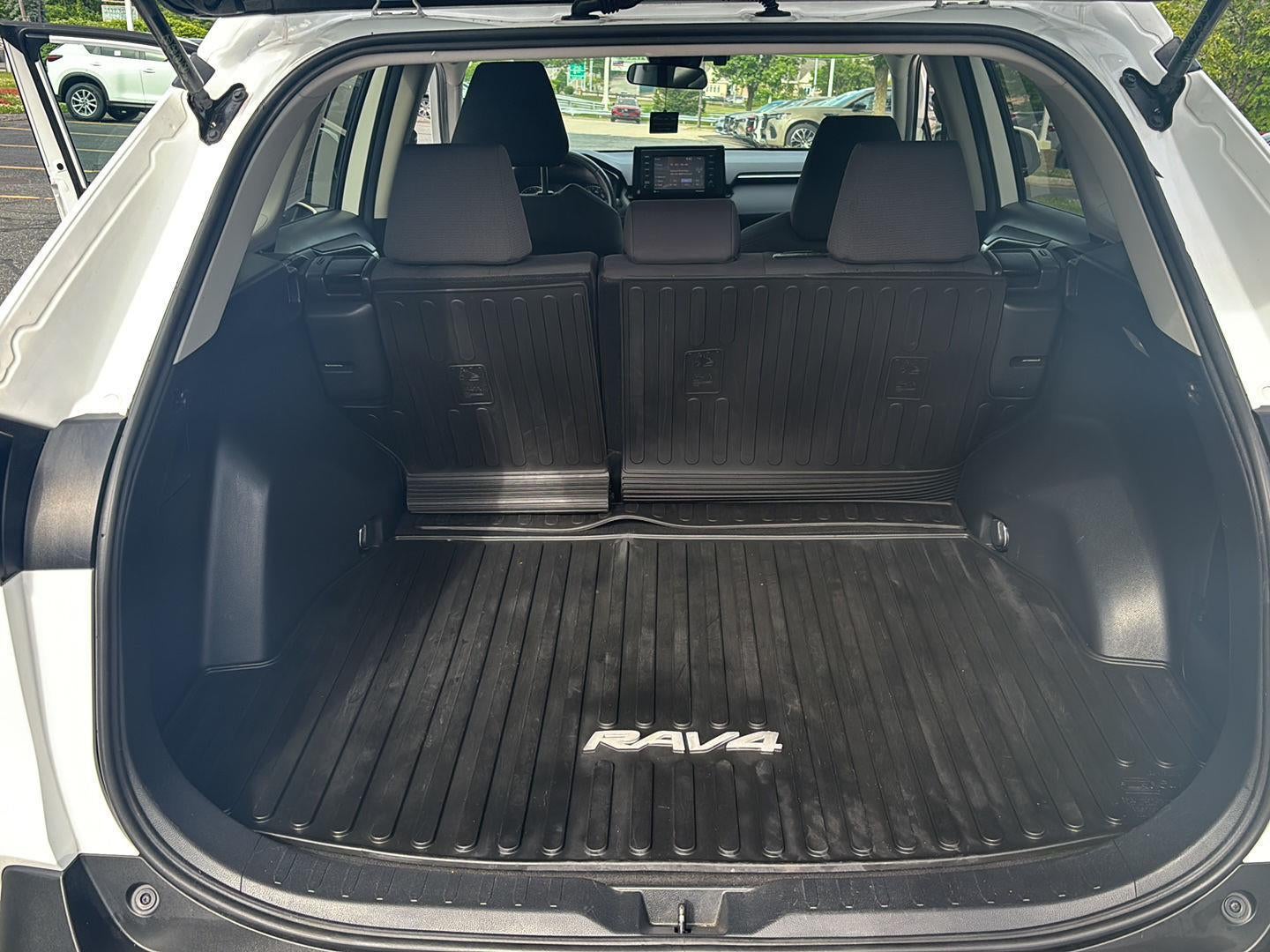 2020 Toyota RAV4 Hybrid XLE