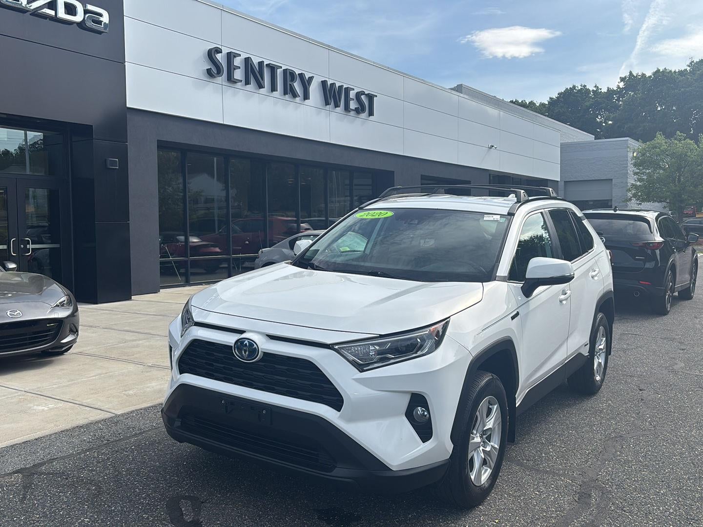 2020 Toyota RAV4 Hybrid XLE