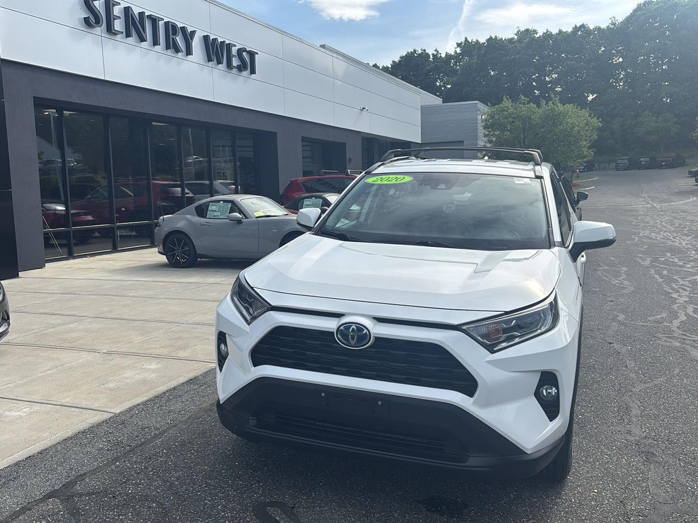 2020 Toyota RAV4 Hybrid XLE