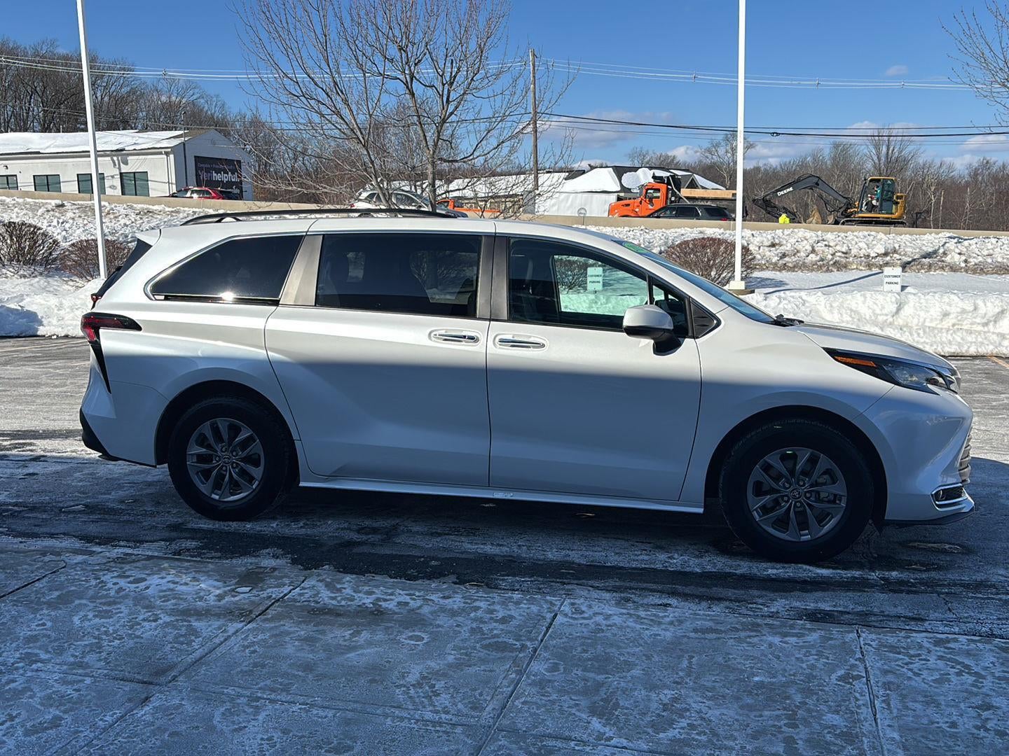 2023 Toyota Sienna XLE