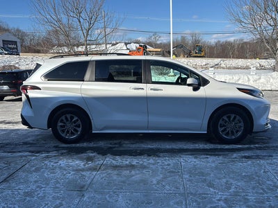 2023 Toyota Sienna XLE