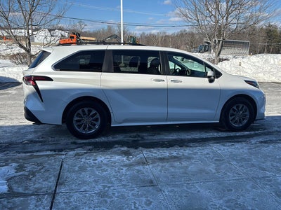 2023 Toyota Sienna XLE