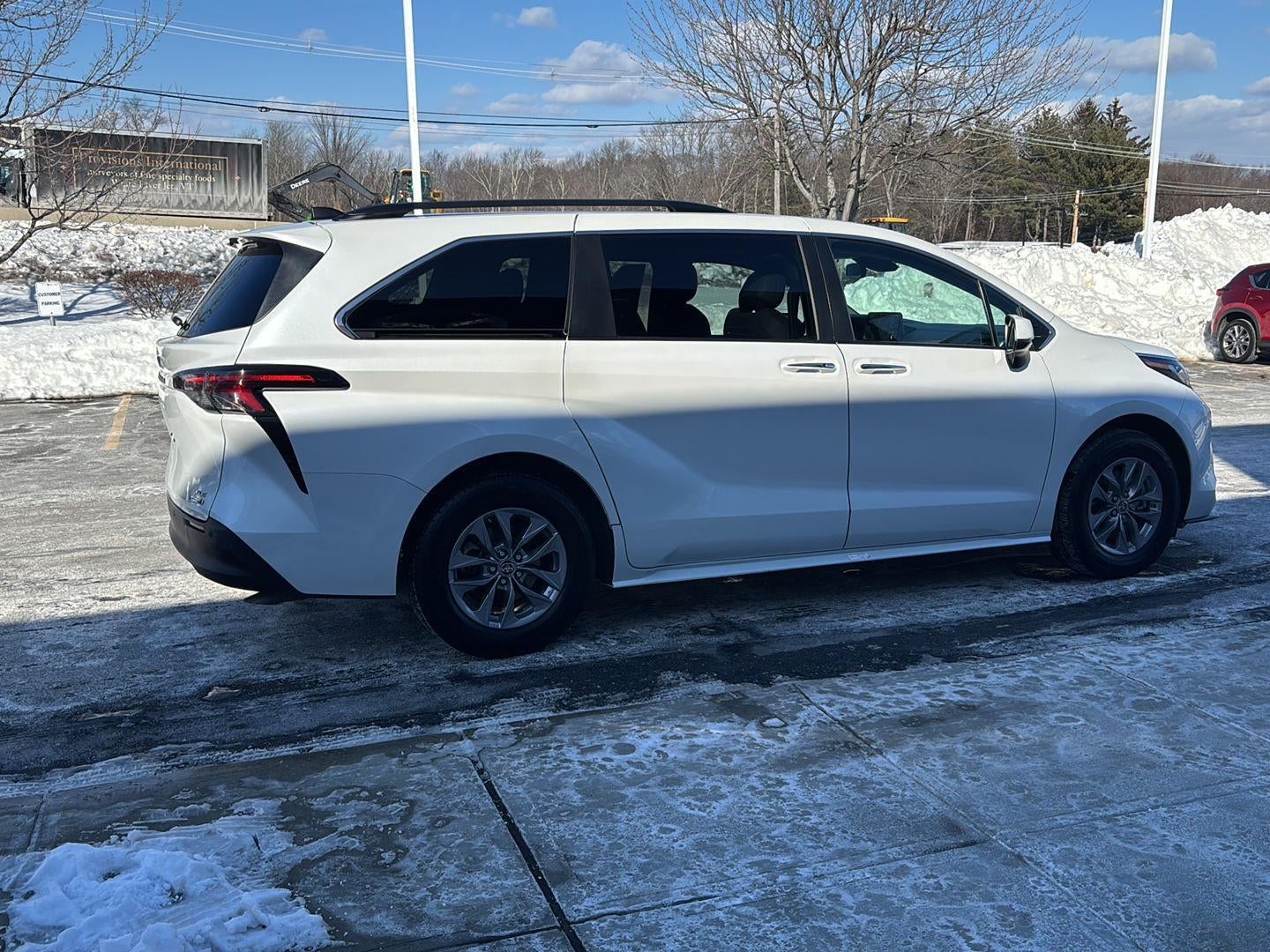 2023 Toyota Sienna XLE