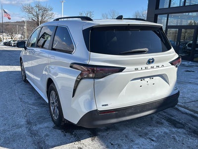 2023 Toyota Sienna XLE