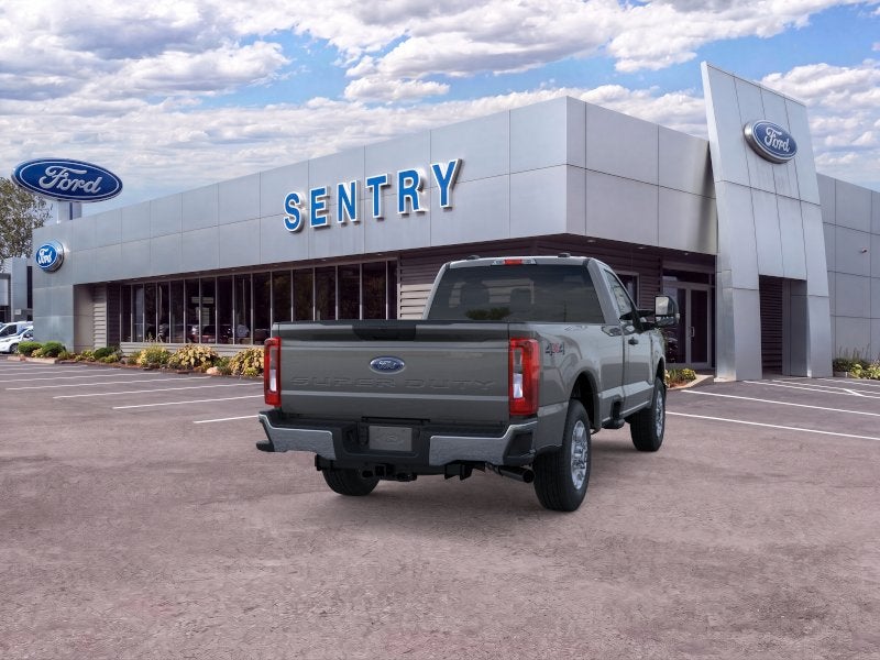 2026 Ford Super Duty F-350® XLT
